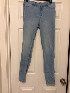 Hollister Light Wash Skinny Jeans - Pale Blue